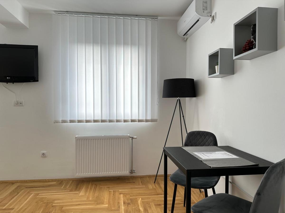 Aura Apartment Belgrade Extérieur photo